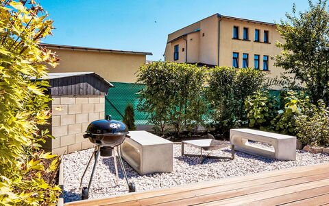 Bukanda: Mueble Para Exteriores, Arbusto, Jardín, Mueble, Material Compuesto, Silla, Paisajismo, Sombra, Patio, Patio Interior