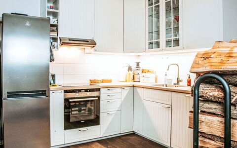 Bukanda: Aparato De Cocina, Cocina, Electrodoméstico, Gabinetes, Mostrador, Madera, Diseño De Interiores, Electrodoméstico, Piso, Mueble