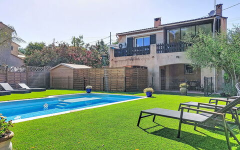 Villa Dolce Vita: Piscina, Barrio Residencial, Jardín, Inmuebles, Patio Interior, Ocio, Sombra, Recurso, Paisajismo, Césped