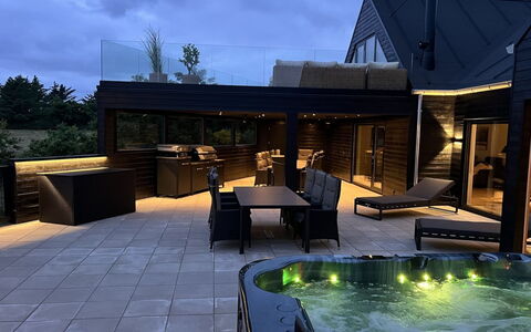 Brigita - 100M to the Fjord: Techo, Material Compuesto, Cubierta, Piscina, Sombra, Patio, Mueble Para Exteriores, Silla, Diseño, Eco Hotel