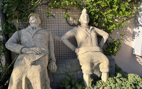Bodman-Ludwigshafen 100: Escultura, Templo, Estatua, Arbusto, Césped Ornamento, Monumento, Monumento, Jardín, Tallado