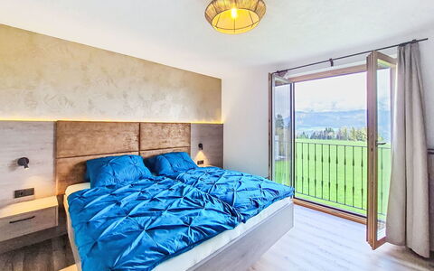 Schöser: Diseño De Interiores, Habitación, Suelos De Madera, Madera Dura, Habitación, Hotel, Diseño, Alpes, Manchas De Madera, Cama