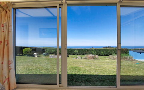 Le Vauglin: Mueble, Balcón, Sombra, Jardín, Mueble Para Exteriores, Silla, Porche, Yarda, Paisajismo, Patio Interior