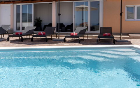 Rab Lopar 115: Mueble Para Exteriores, Piscina, Mueble, Recurso, Ocio, Paraguas, Vacaciones, Sunlounger, Silla, Eco Hotel