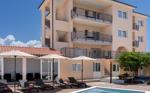 Rab Lopar 115: Departamento, Ocio, Piscina, Balcón, Condominio, Hotel, Recurso, Mueble Para Exteriores, Villa, Centro De Ocio