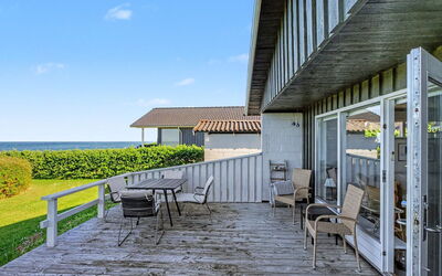 Edla - 35M from the Sea