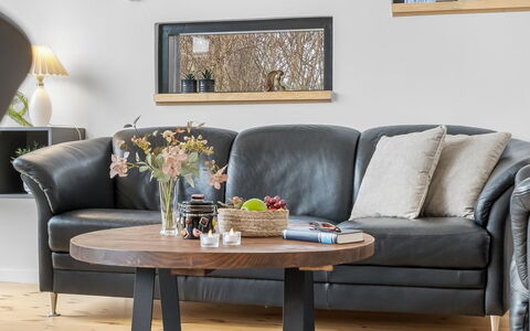 Gojko - from the Sea: Mueble, Madera, Diseño De Interiores, Piso, Sofá, Sala, Suelo, Mesa, Mesa De Café, Suelos De Madera