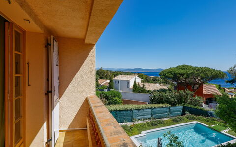 Les Minoux: Balcón, Inmuebles, Villa, Eco Hotel, Piscina, Recurso