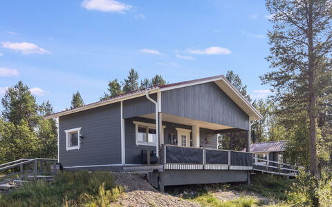 Sevettijärventie 8753: Madera, Cabaña, Porche, El Terreno Del Lote, Casa, Vía Muerta, Cuarto De Troncos, Inmuebles, Madera Dura, Alerce