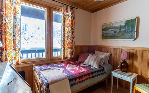 Ohola: Diseño De Interiores, Madera, Piso, Mueble, Suelo, Habitación, Habitación, Techo, Sábana, Cama