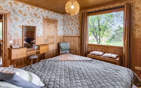 Ohola: Habitación, Mueble, Diseño De Interiores, Cama, Madera, Sábana, Lecho, Techo, Habitación, Piso