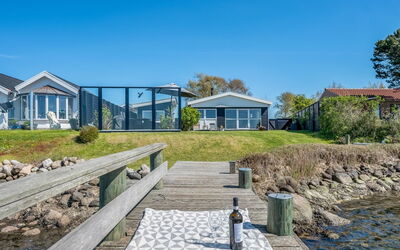 Stilla - 150M from the Sea