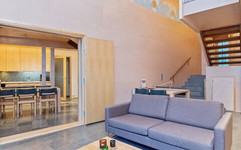 Villa Hanna: Diseño De Interiores, Piso, Madera, Suelo, Mueble, Techo, Sofá, Encendiendo, Sala, Habitación