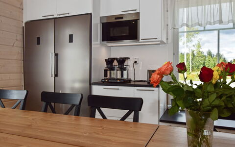 Villa Ruuska: Mueble, Diseño De Interiores, Piso, Madera, Suelo, Cocina, Mostrador, Aparato De Cocina, Silla, Mesa