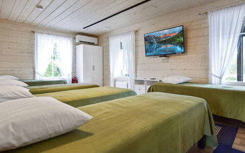 Villa Ruuska: Madera, Habitación, Mueble, Casa, Diseño De Interiores, Cama, Marco De La Cama, Madera Dura, Lecho, Techo