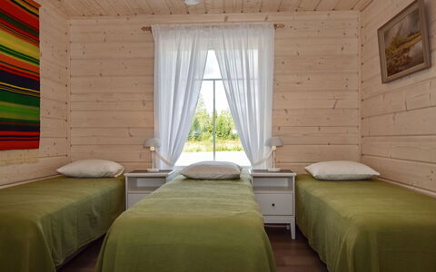 Villa Ruuska: Mueble, Madera, Piso, Diseño De Interiores, Suelo, Suelos De Madera, Habitación, Techo, Habitación, Cama
