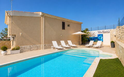Villa Giugiola: Azul, Piscina, Recurso, Mueble Para Exteriores, Inmuebles, Hotel, Thermae, Sombra, Villa, Eco Hotel