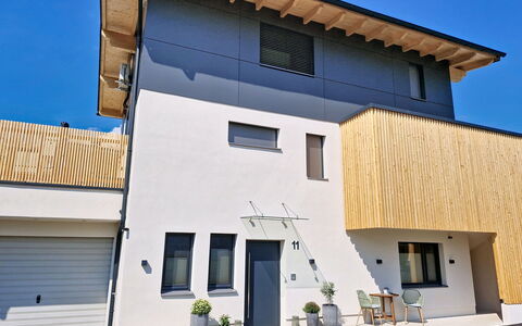 A3: Edificio, Fachada, Arquitectura, Barrio Residencial, Casa, Diseño Urbano, Material Compuesto, Vía Muerta, Pendiente, Pintar