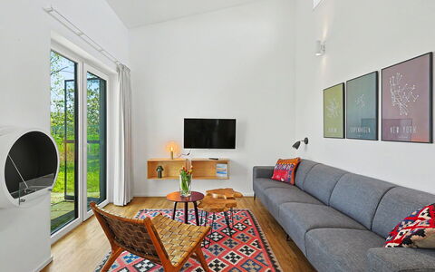 Haus S: Mueble, Diseño De Interiores, Piso, Pared, Madera, Sofá, Suelo, Sala, Casa, Techo