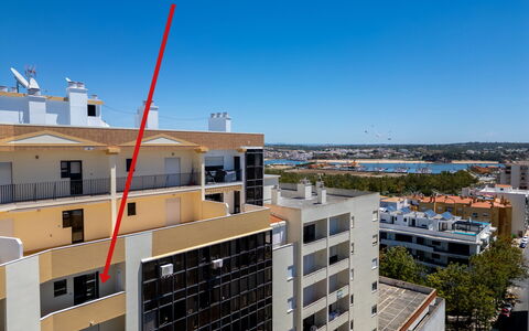 Mirasol: Mueble, Diseño De Interiores, Pared, Piso, Madera, Suelo, Habitación, Techo, Encendiendo, Casa