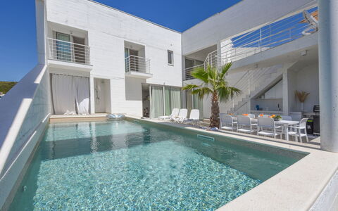 Dante: Piscina, Recurso, Eco Hotel, Sombra, Hotel, Paisajismo, Villa, Ciudad De Vacaciones, Balcón