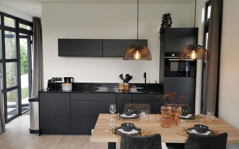 De Witte Parel: Cocina, Mostrador, Diseño De Interiores, Mueble, Lámpara, Piso, Techo, Encendiendo, Aparato De Cocina, Gabinetes