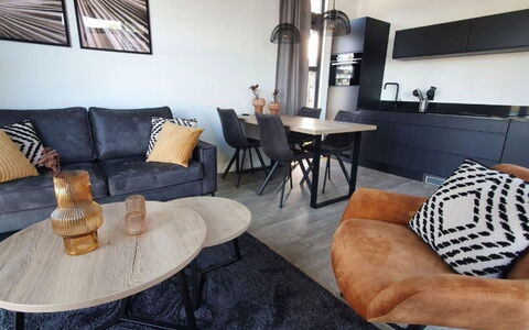 De Witte Parel: Mueble, Piso, Diseño De Interiores, Suelo, Madera, Sofá, Sala, Silla, Habitación, Suelos De Madera