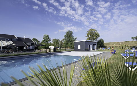 De Witte Parel: Piscina, Recurso, Eco Hotel, Sombra, Hotel, Paisajismo, Villa, Ciudad De Vacaciones, Balcón