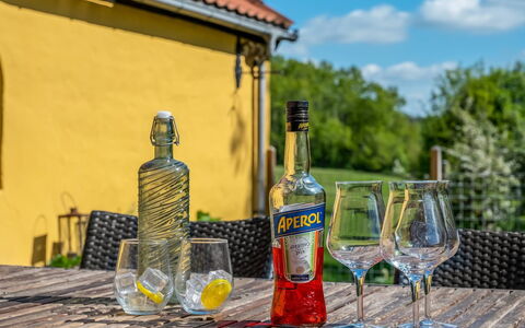 Aika - 1.6Km to the Fjord: Botella, Drinkware, Botella De Vidrio, Vino, Comida, Botella De Vino