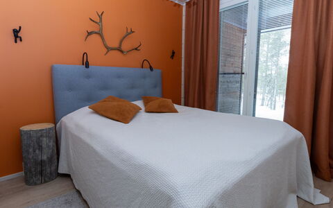 Lomapesä: Cama, Mueble, Habitación, Lecho, Diseño De Interiores, Sábana, Madera, Linos, Suelo, Piso