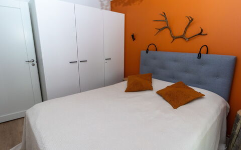 Lomapesä: Mueble, Cama, Lecho, Habitación, Diseño De Interiores, Sábana, Pared, Suelo, Madera, Linos