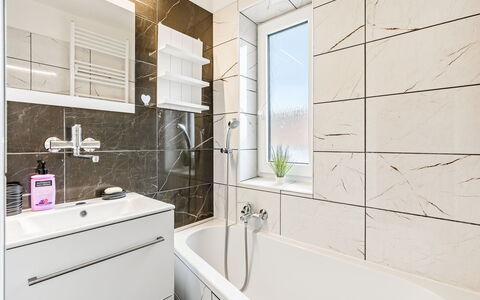 Happy Home: Piso, Arreglo De Tubería, Diseño De Interiores, Baño, Suelo, Plomería, Loseta, Grifo, Lavabo