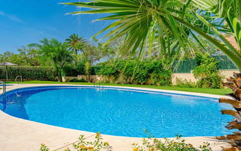 Jávea 455: Azul, Agua, Piscina, Ocio, Recurso, Sombra, Eco Hotel, Mueble Para Exteriores, Paisajismo