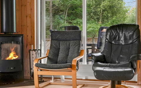 Uma - from the Sea: Mueble, Madera, Piso, Diseño De Interiores, Suelos De Madera, Silla, Suelo, Sala, Madera Dura, Manchas De Madera