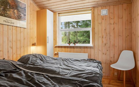 Uma - from the Sea: Diseño De Interiores, Habitación, Pared, Cama, Piso, Madera, Suelo, Sábana, Mueble, Techo
