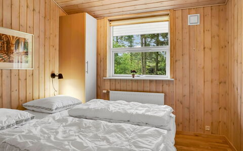 Uma - from the Sea: Madera, Diseño De Interiores, Habitación, Piso, Techo, Suelo, Habitación, Cama, Mueble, Casa