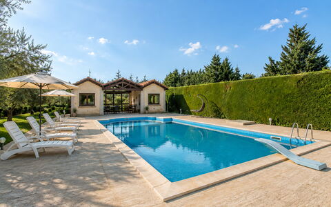 Villa Billona: Piscina, Recurso, Material Compuesto, Inmuebles, Ocio, Mueble Para Exteriores, Villa, Eco Hotel, Jardín, Paisajismo