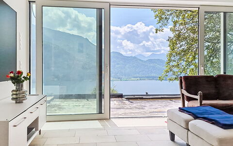 Mondsee Retreat: Piso, Suelo, Diseño De Interiores, Mueble, Sofá, Sala, Habitación, Silla, Techo
