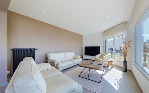 4 Mouettes: Diseño De Interiores, Piso, Suelo, Techo, Mueble, Habitación, Encendiendo, Casa, Sofá, Sala