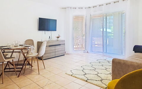 Nautica: Piso, Mueble, Diseño De Interiores, Suelo, Habitación, Silla, Sala, Departamento, Sofá, Techo