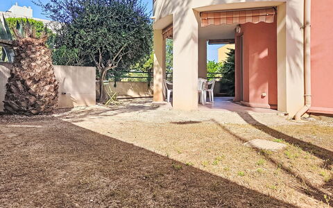 Nautica: Arbusto, Jardín, Sombra, Entrada De Coches, Inmuebles, Paisajismo, Yarda, Hacienda, Patio Interior, Pasarela