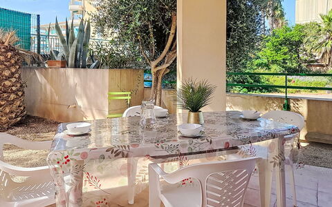 Nautica: Mueble, Silla, Mueble Para Exteriores, Mesa, Mesa Al Aire Libre, Cocina Y Comedor Mesa, Sombra, Jardín, Patio, Restaurante