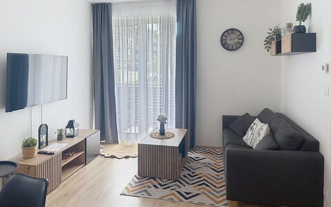 Korzo: Mueble, Diseño De Interiores, Piso, Suelo, Madera, Habitación, Casa, Textil, Sala, Encendiendo