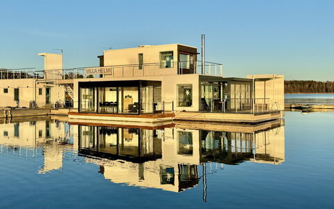 Villa Helmi: Agua, Lago, Reflexión, Muelle, Villa, Mansión, Oscuridad, Hotel