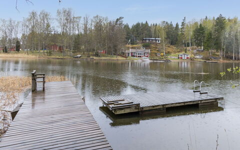 Villa Jumalvik: Árbol, Banco, Área Rural, Lago, Muelle, Estanque, Cabaña, Reservorio