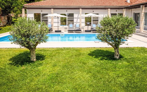 Stella: Piscina, Recurso, Mueble Para Exteriores, Thermae, Inmuebles, Ocio, Paisajismo, Eco Hotel, Patio, Casa De Campo