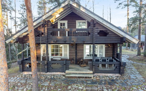 Villa Karmu: Madera, Cabaña, Casa, Casa, Vía Muerta, Cuarto De Troncos, Porche, Maderas, Invierno, Edificios Del Jardín