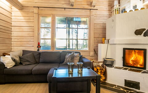 Villa Karmu: Mueble, Madera, Diseño De Interiores, Piso, Casa, Sala, Habitación, Suelo, Casa, Suelos De Madera