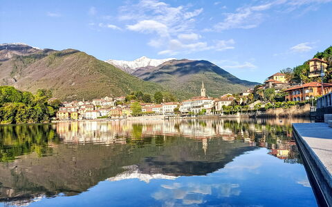 Mergozzo (Lago di Mergozzo) 260: Pared, Barrio, By, Puerta, Calle, Callejón, Guijarro, Balcón, Entrada De Coches, Planta De Casa