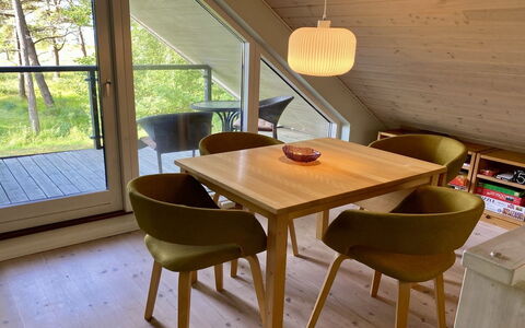 Aman - 100M from the Sea: Mueble, Diseño De Interiores, Piso, Suelo, Silla, Madera, Mesa, Suelos De Madera, Cocina Y Comedor Mesa, Comedor